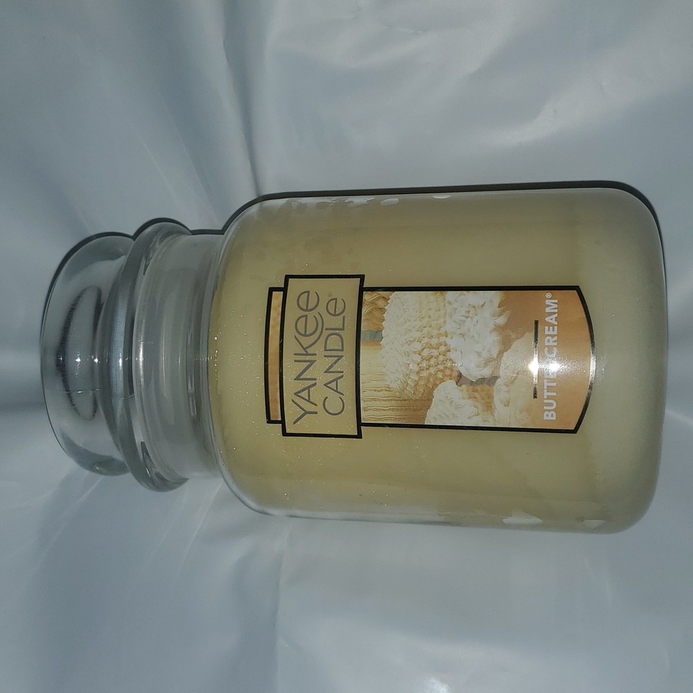 Yankee Candle 22oz Classic Parrafin Jar - Buttercream